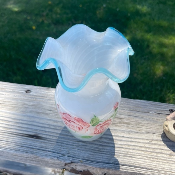 Vintage Fenton white opalescent swirl vase blue crest ruffled rim painted roses - Picture 2 of 3